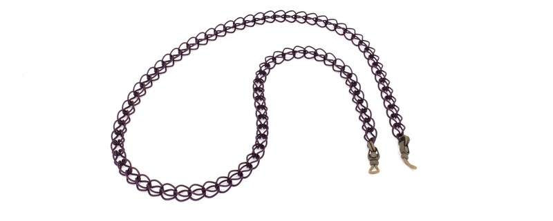 Brillenkette CP06 PLUM by Götti Switzerland