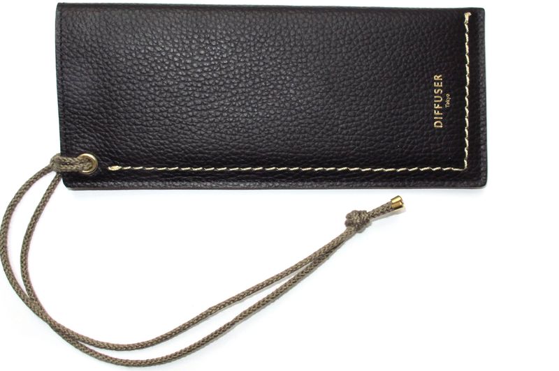 Lederetui zum Umhängen by Diffuser Tokyo