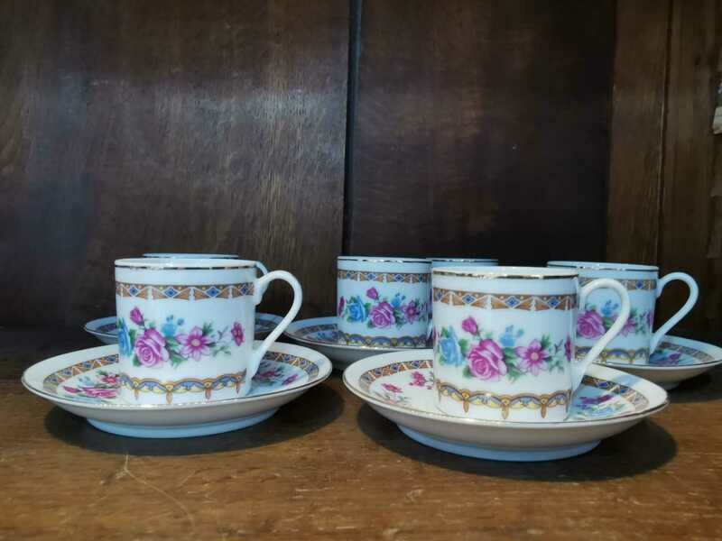 JUEGO DE TAZAS