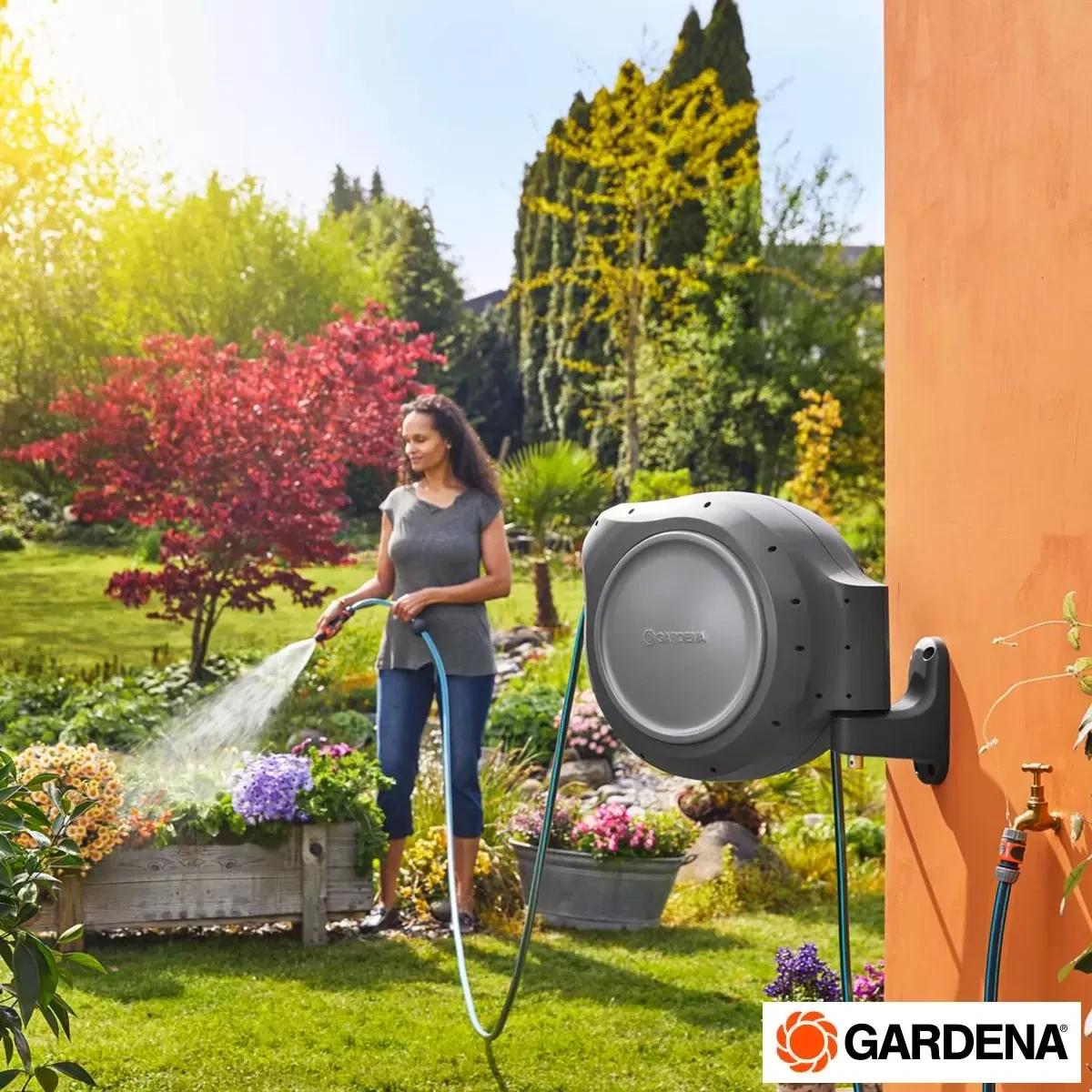 GARDENA Wall-Mounted 30m (98ft) Roll Up Hose Box & Hose with Automatic Roll-Up