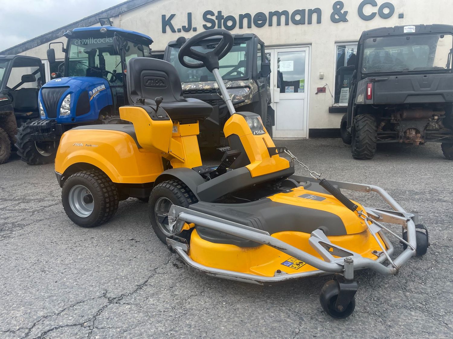 Used Stiga Park 520P  fitted with a Combi 110 deck (POA)