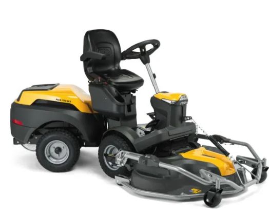Stiga Park 700 WX 4wd with the Combi Pro 110 Deck