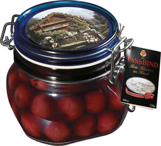Rote Kirschen im Kirsch