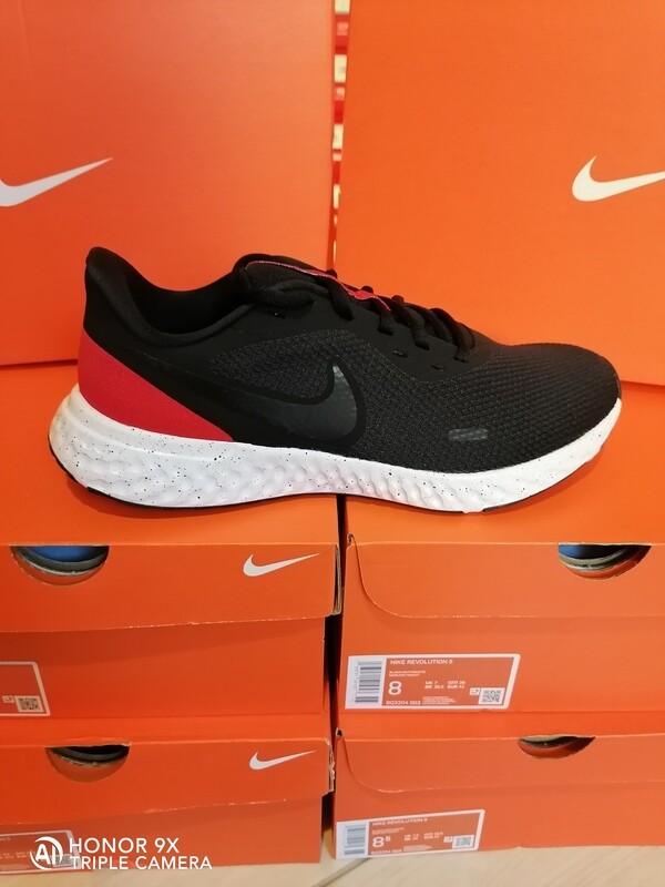 nike revolution 5