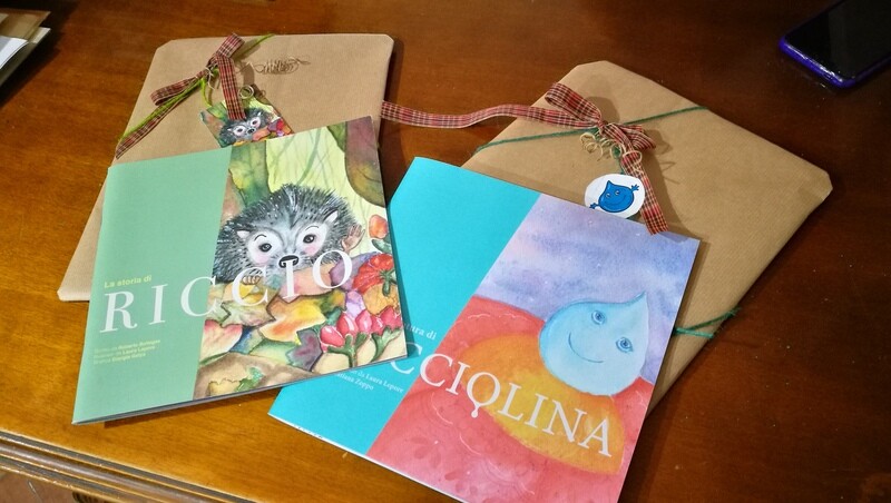 2 LIBRI ILLUSTRATI
&quot;La Storia di Riccio&quot; + &quot;L&#39;infinita avventura di Gocciolina&quot;