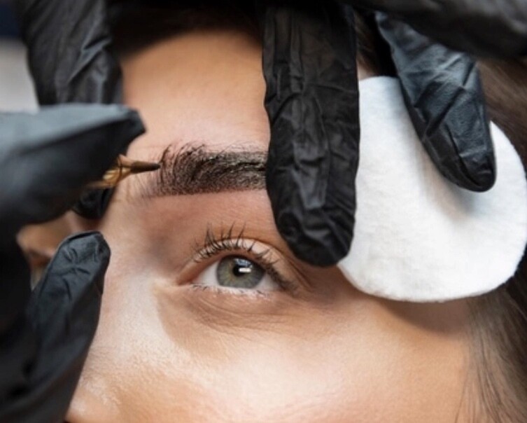Trucco Semipermanente Sopracciglia