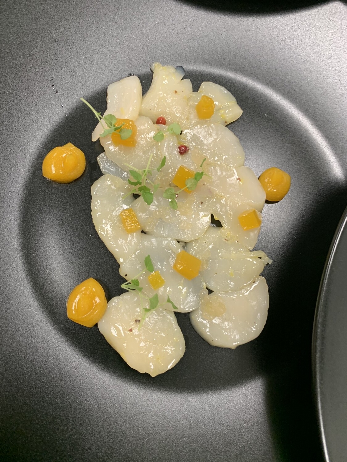 Noix de Saint-Jacques gravlax et fruit de la passion