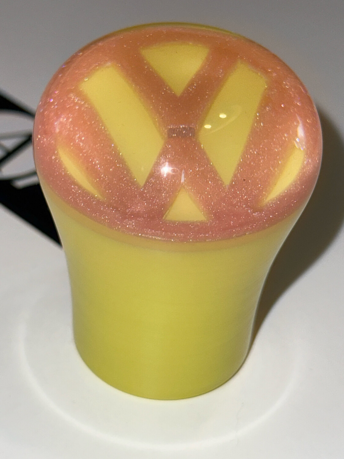 Logo Pink sparkle on Yellow