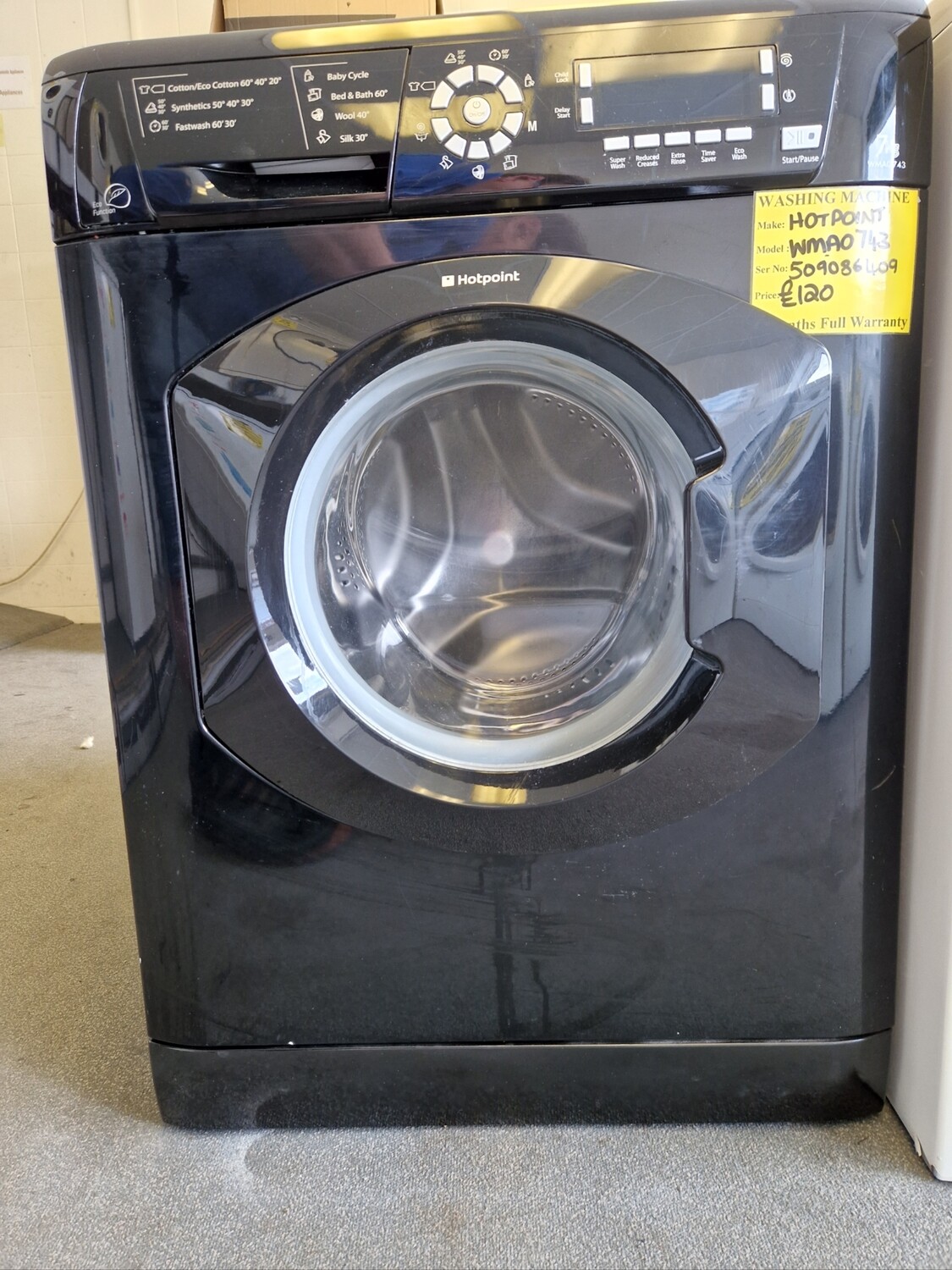 HOTPOINT BLACK WASHING MACHINE 7Kg  MODEL WMA0743