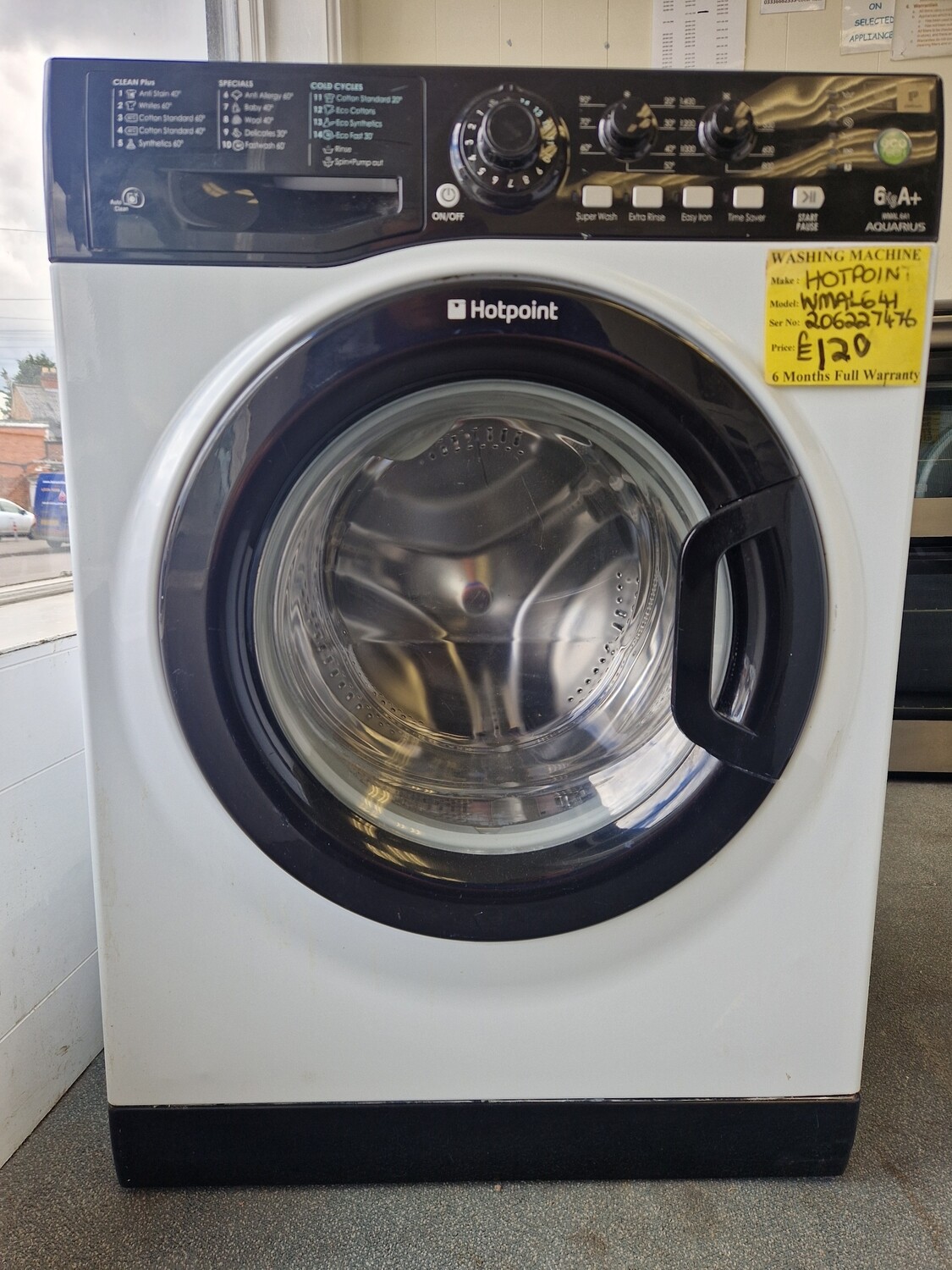 HOTPOINT TWO TONE AQUARIUS BLACK/WHITE  6KG A+ RATED WASHING MACHINE MODEL WMAL641