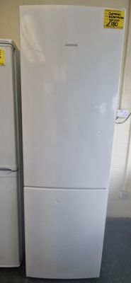 SIEMENS TALL FRIDGE FREEZER 185 CM TALL, 60CM WIDE MODEL KG36VVW30