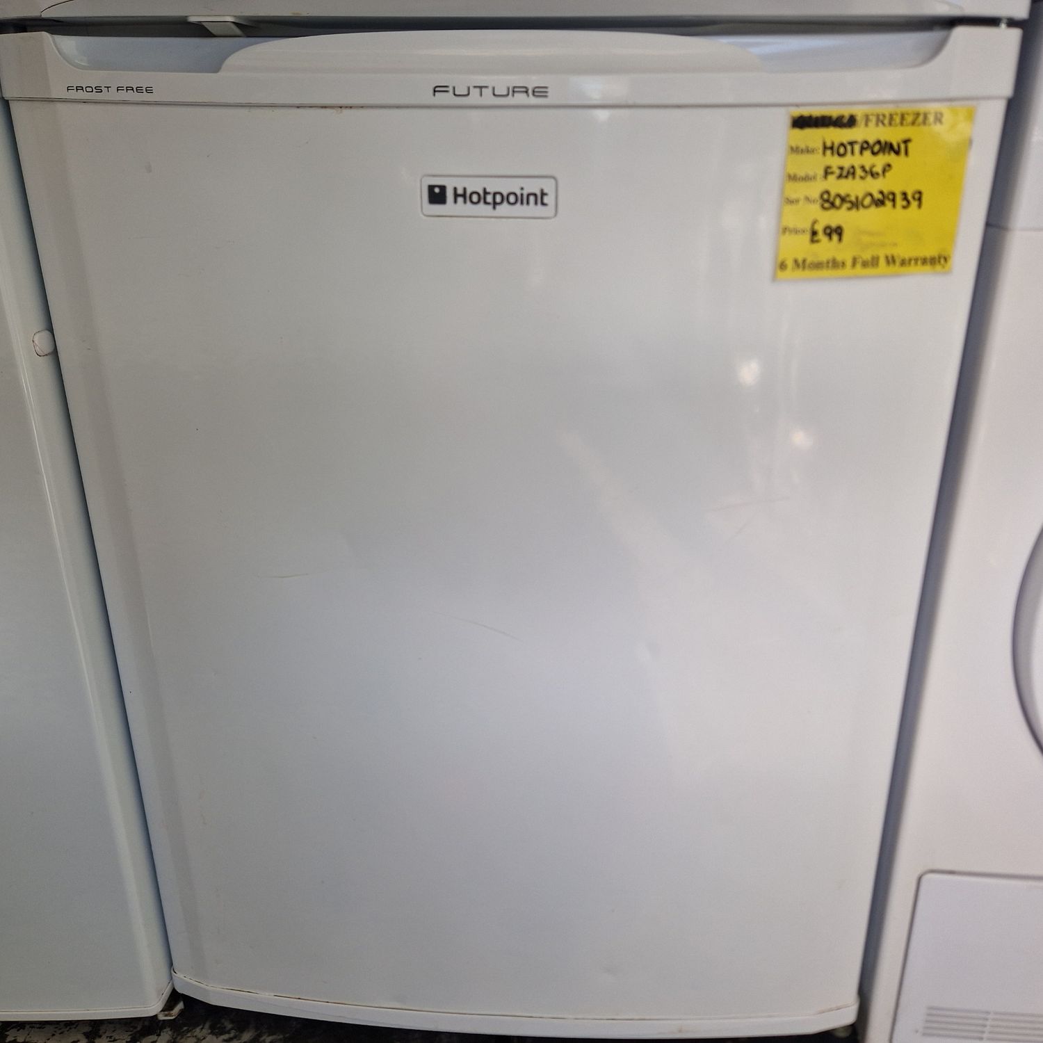 HOTPOINT FROSTFREE UNDER COUNTER FREEZER 85 CM TALL 60 CM WIDE FZA36P