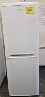 BEKO FROSTFREE A CLASS RATED FRIDGE FREEZER 134CM TALL 55CM WIDE CF5533APW