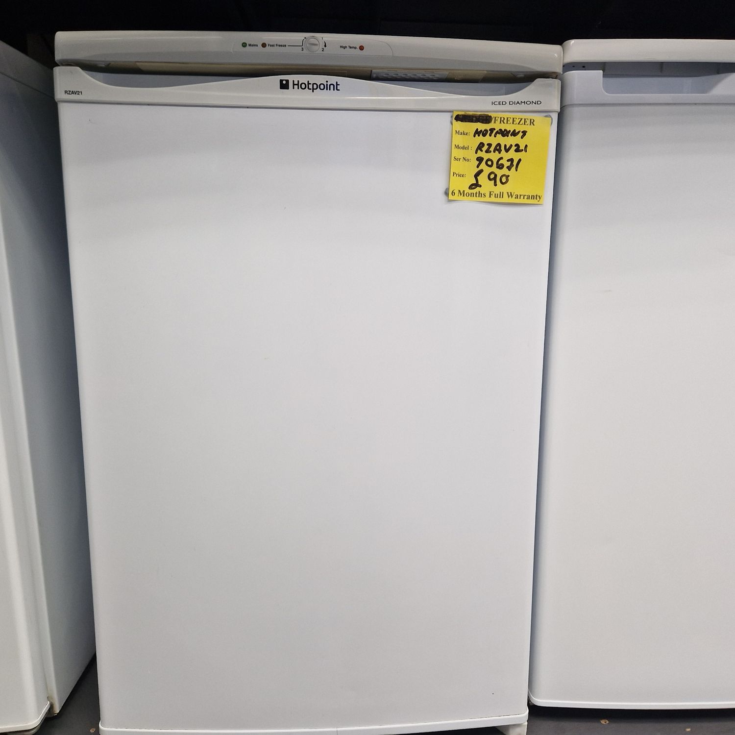 HOTPOINT ICED DIAMOND FREEZER RZAV21P 85CM TALL, 55CM WIDE