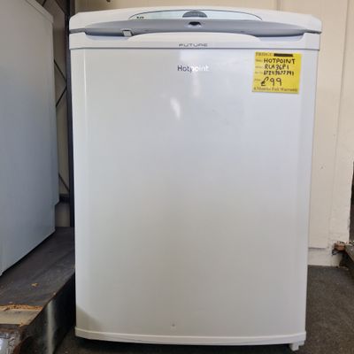 HOTPOINT FUTURE  UNDER THE COUNTER LARDER  FRIDGE 85 CM TALL 60 CM WIDE RLA36P