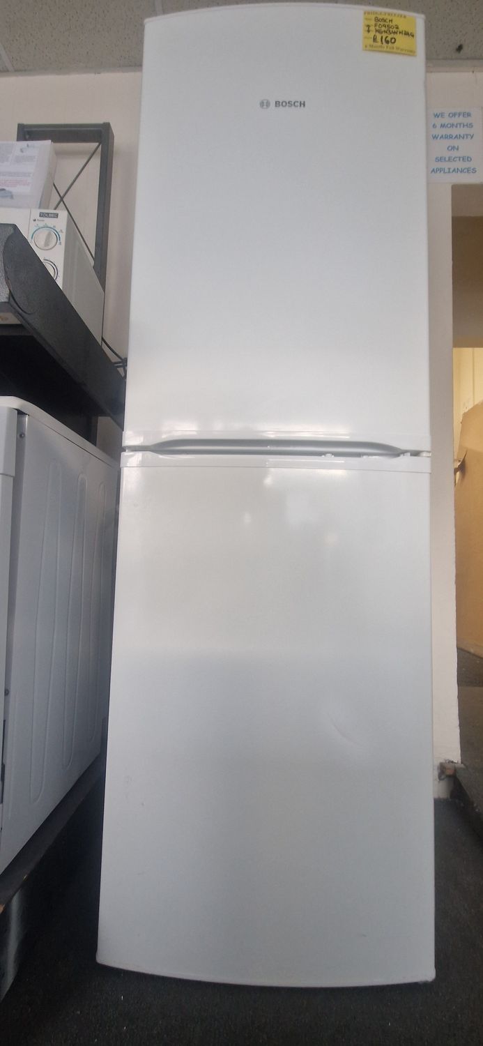 BOSCH TALL FROSTFREE FRIDGE FREEZER 185CM TALL, 60 CM&nbsp;WIDE MODEL KGN34V