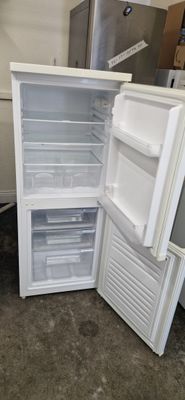 BUSH FRIDGE FREEZER  135CM TALL, 55 CM WIDE MODEL BSFF55136