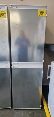 BOSCH INTEGRATED  FRIDGE FREEZER 177CM TALL 55CM WIDE MODEL KIV32X22