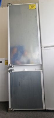 SIEMENS INTEGRATED  FRIDGE FREEZER 177CM TALL 53CM WIDE MODEL KI38VA50