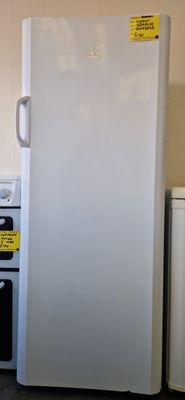 INDESIT TALL  LARDER FRIDGE 150CM TALL, 60CM&nbsp;WIDE MODEL SIAA10