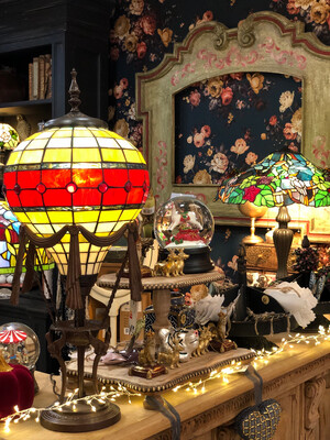 Lampe Tiffany Montgolfière 70 cm, fonte et vitraux