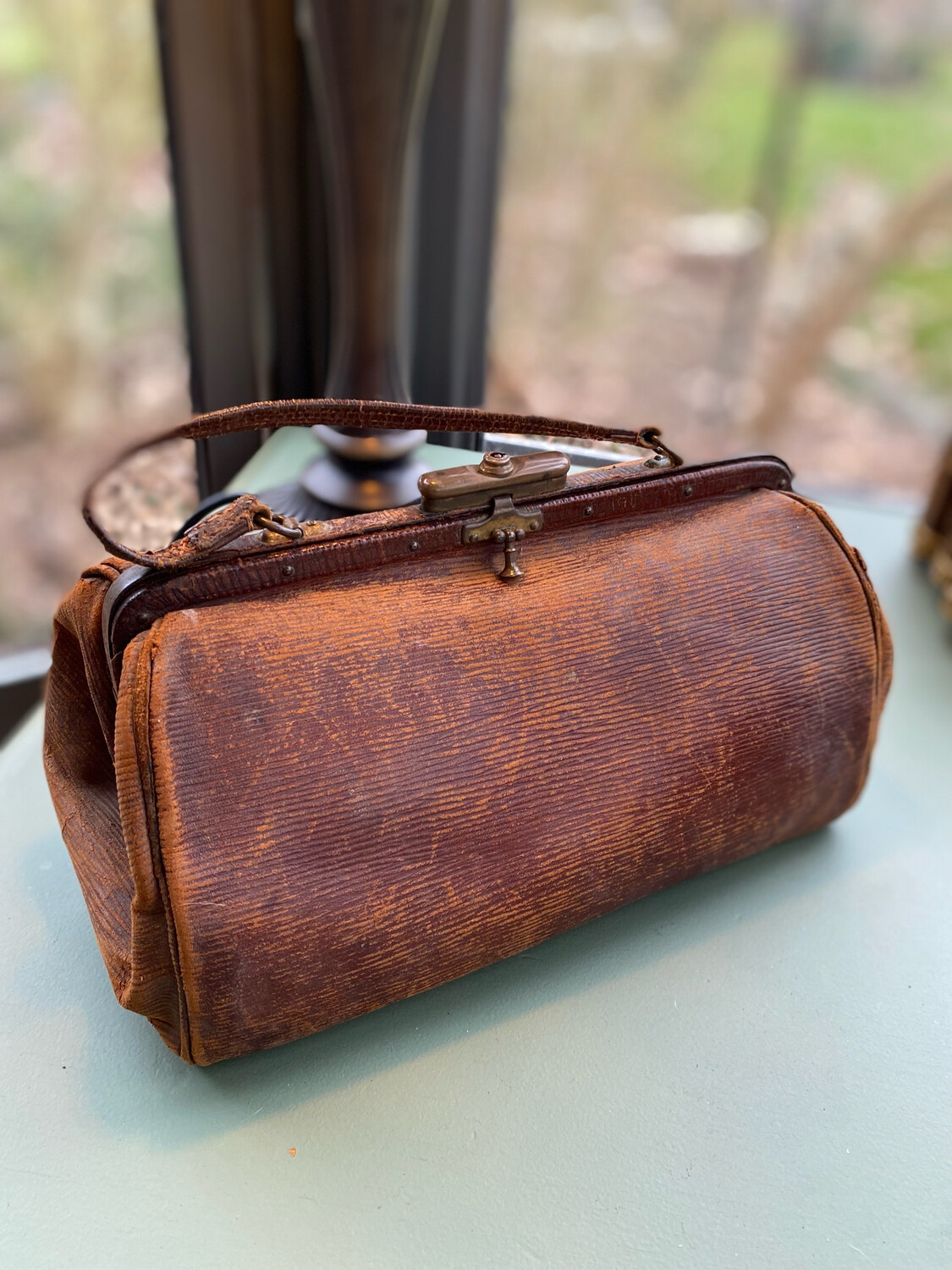 Petite trousse médicale en cuir 