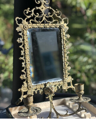 Miroir en bronze, verre biseauté et 2 bougeoirs, 30 cm, 19 eme