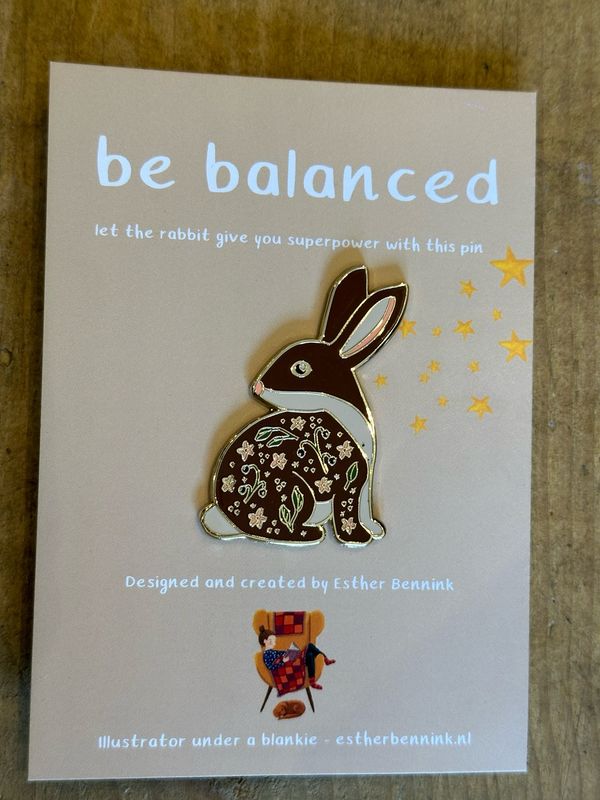 Broche Esther bennink émaillée lapin 