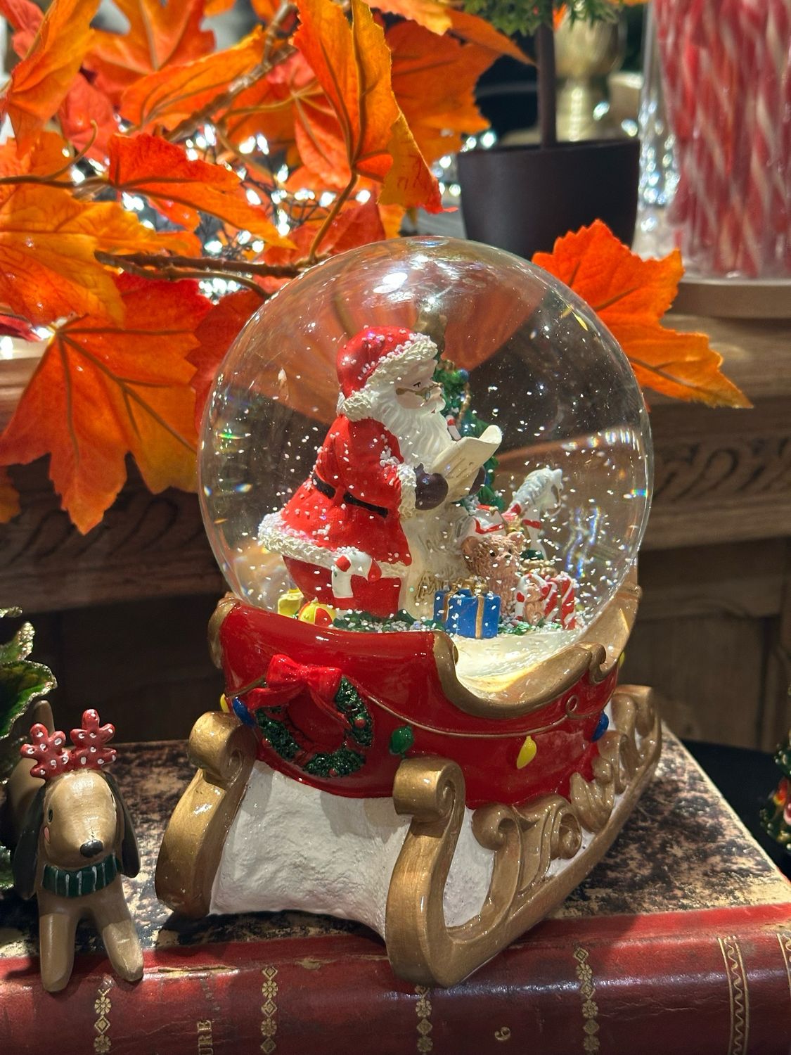 Boule à neige traîneau du père Noel 