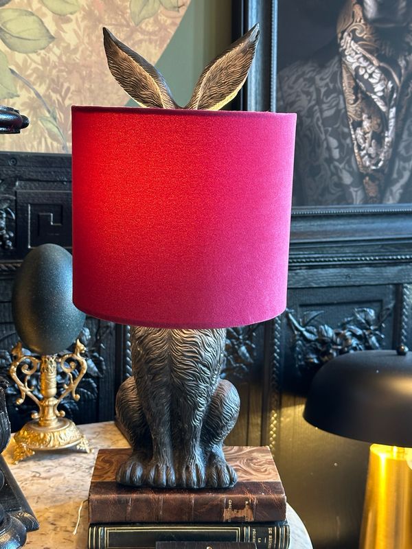 Lampe lapin noir abat jour velours bordeaux 