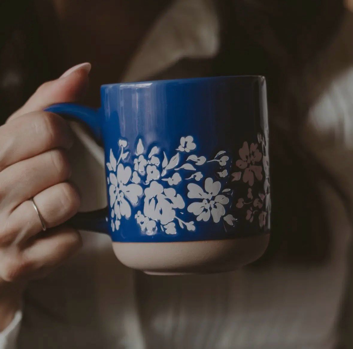 Tasse en gré émaillé indigo