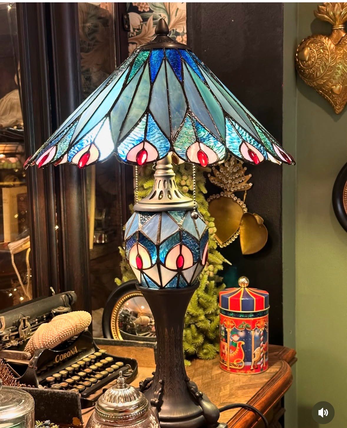 Lampe Tiffany plumes de paon