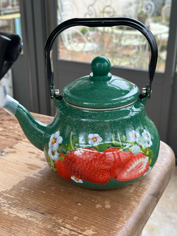 Bouilloire en émail 1,5 litres 