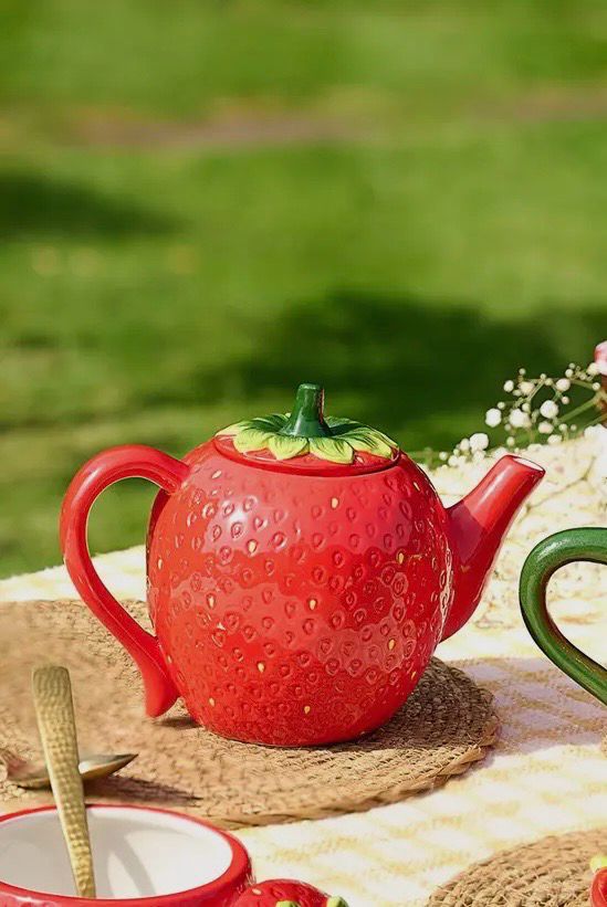 Théière fraises 1,5 litres 