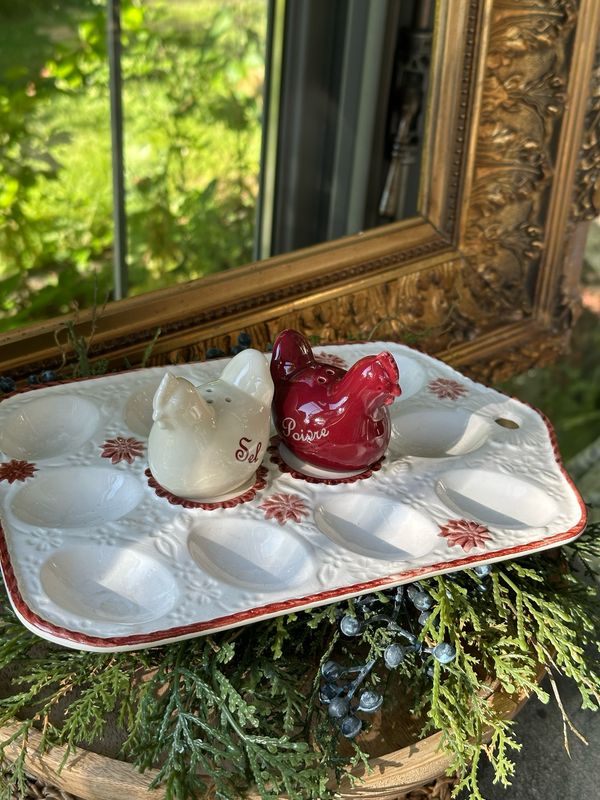Plat à œufs faïence sel et poivre 