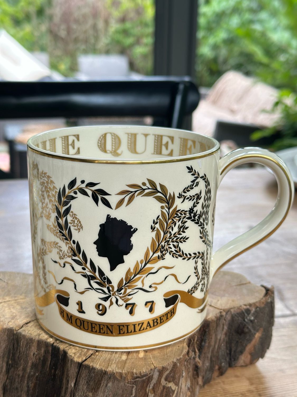 Pinte collector queen d’Elisabeth 500 ml porcelaine 