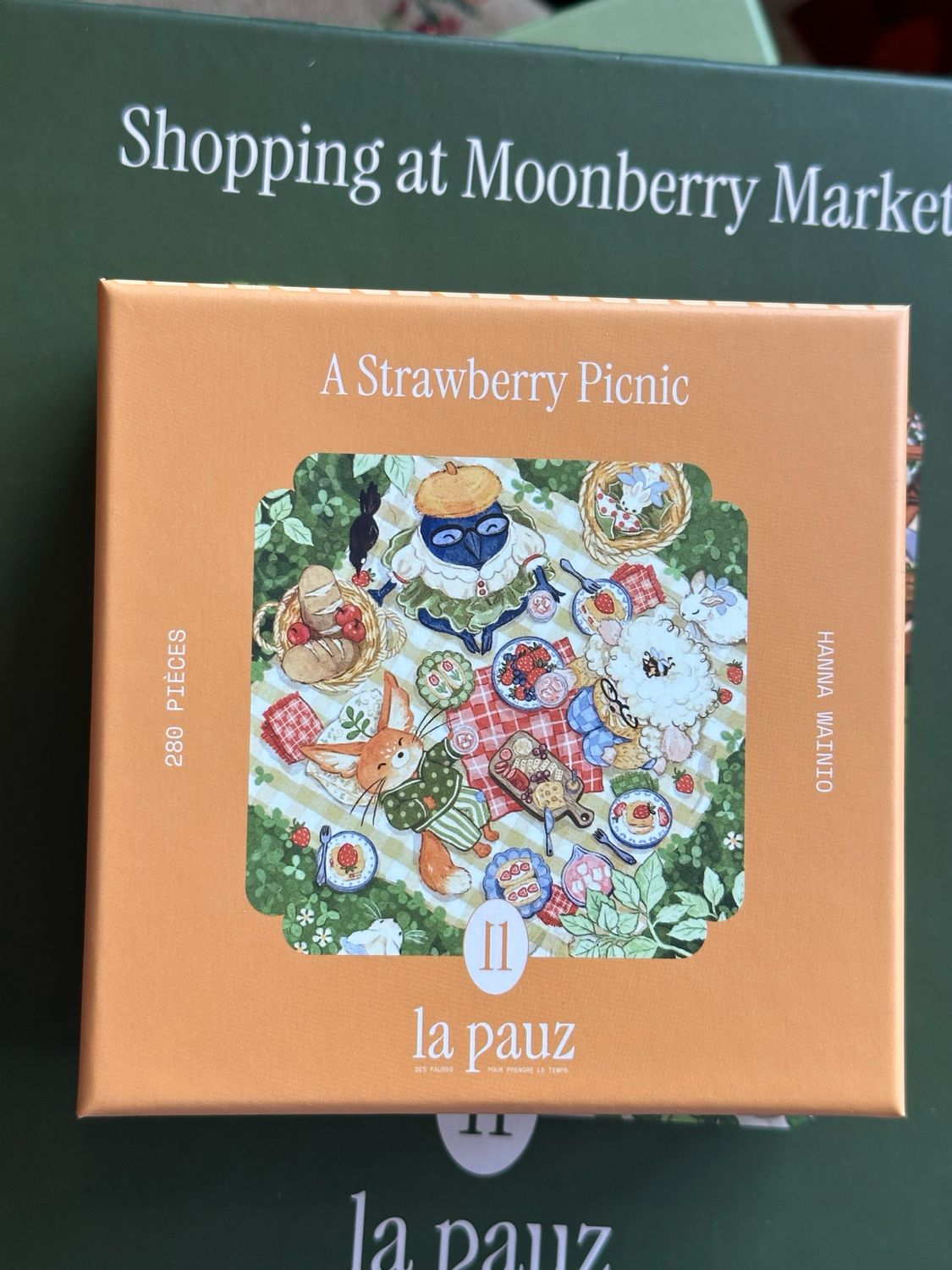 Puzzle strawberry picnic