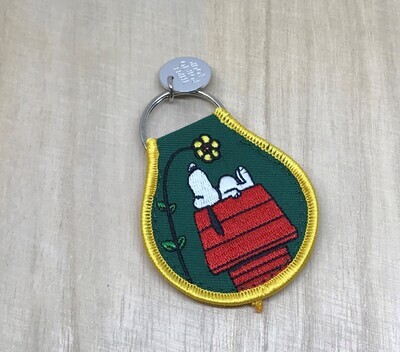 Snoopy Dog House Flower Patch fob