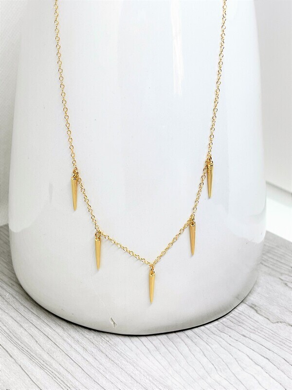 five spike necklace