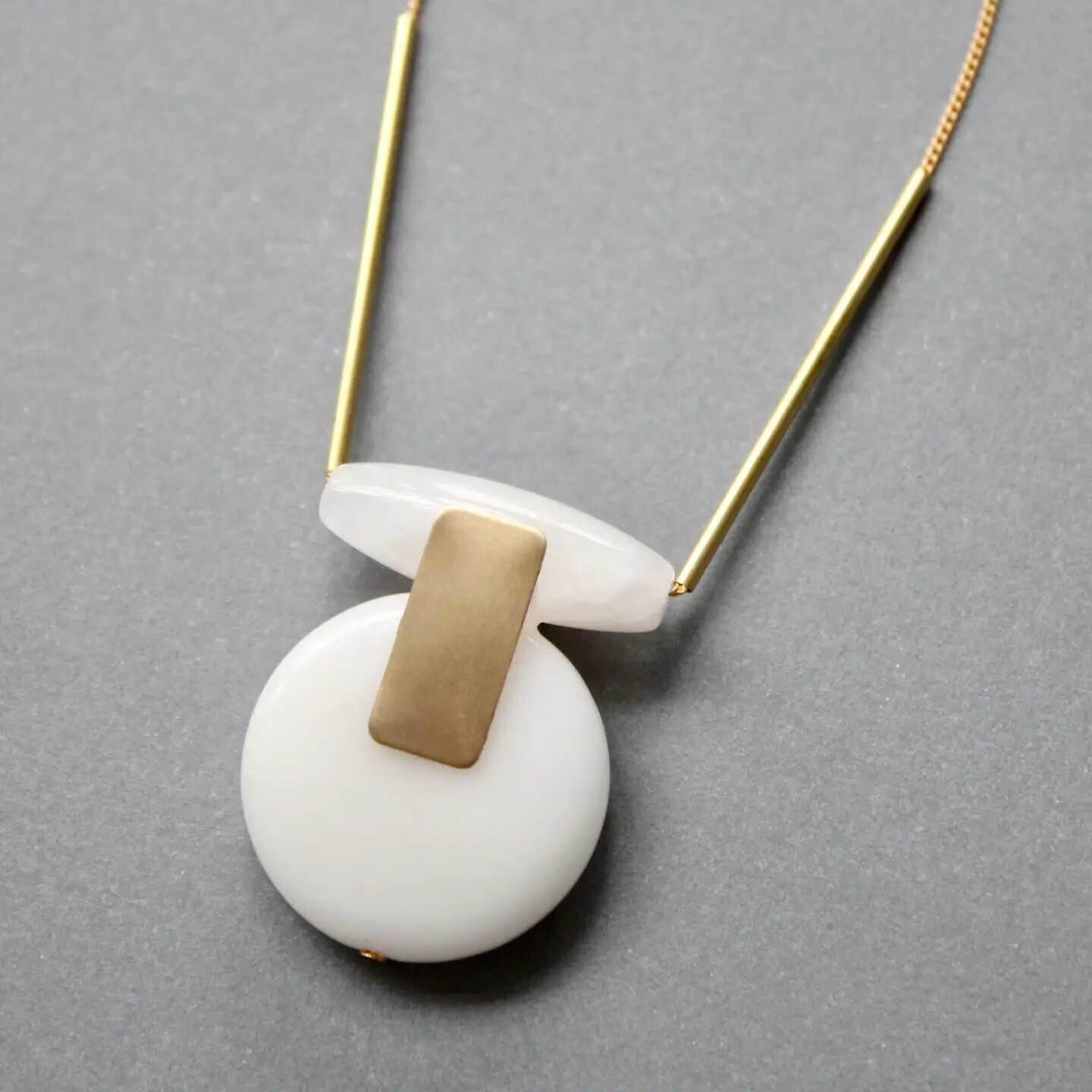 White stone geo.