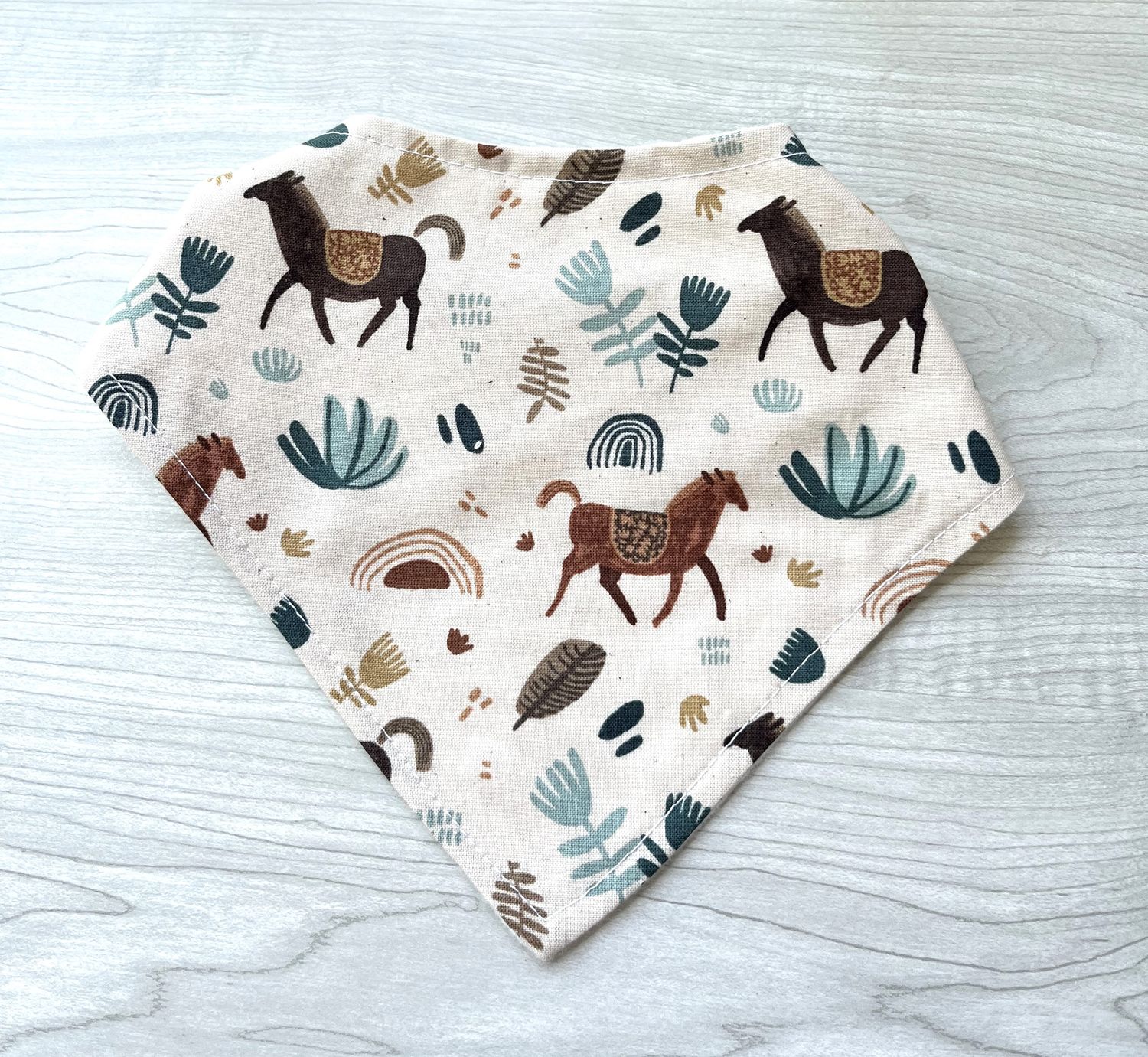 Bandana Bib, Horses