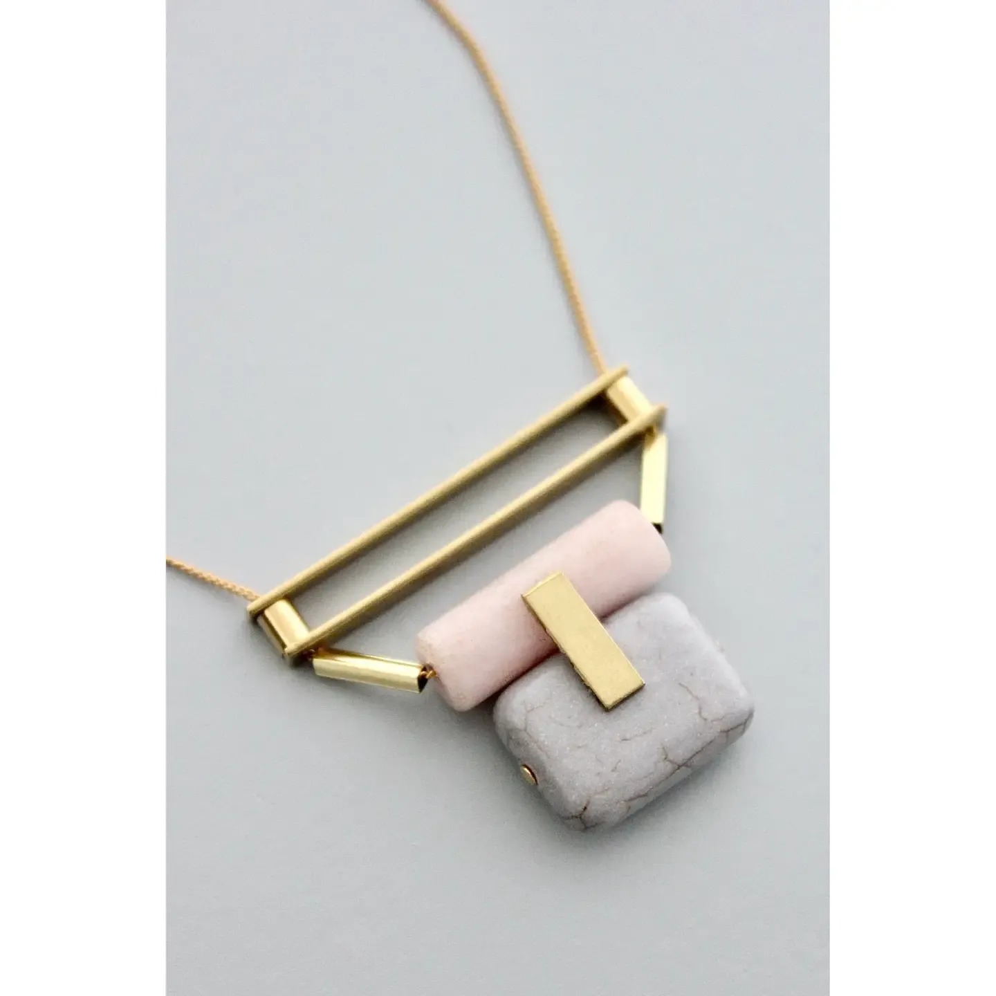 Pink Agate Mag. Neck.