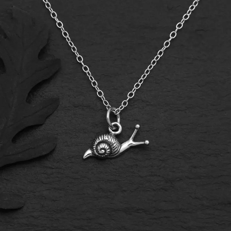Silver snail neck.