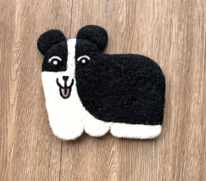 Wool Dog Coaster, B &amp; W
