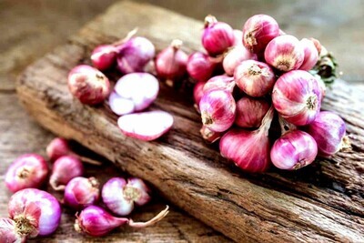 Asian red shallot Hanh Huong onion bulbs