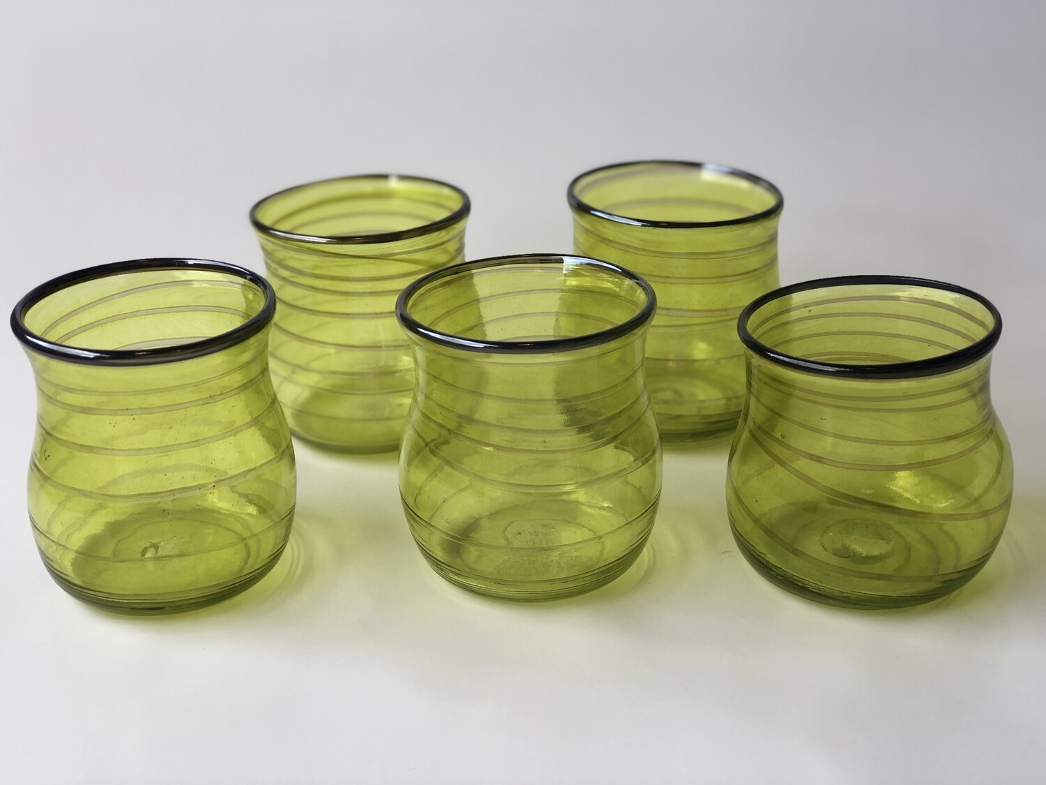 Vannglass, gulgrønn