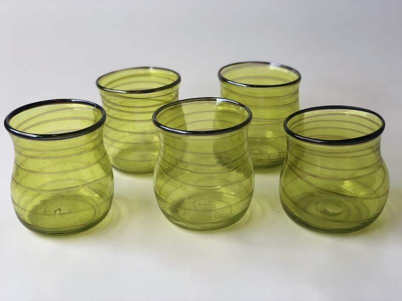 Vannglass, gulgrønn