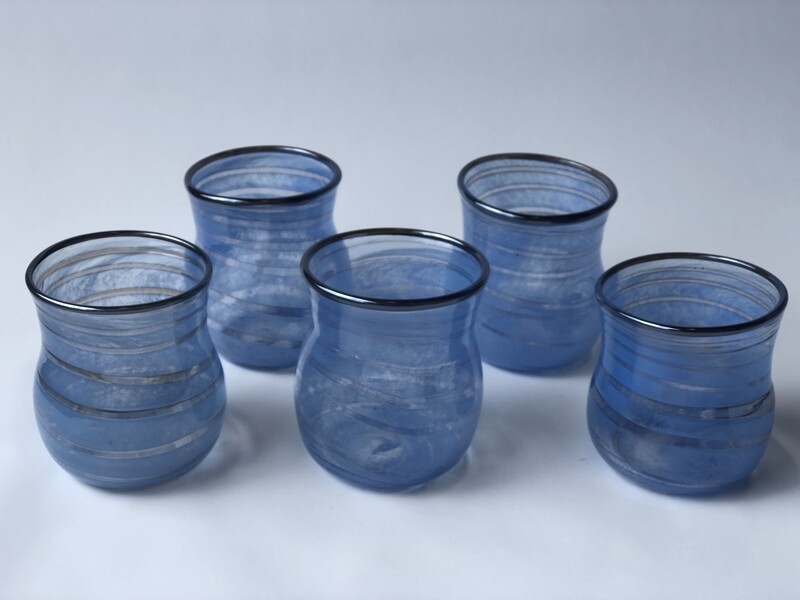 Vannglass, Lyseblått