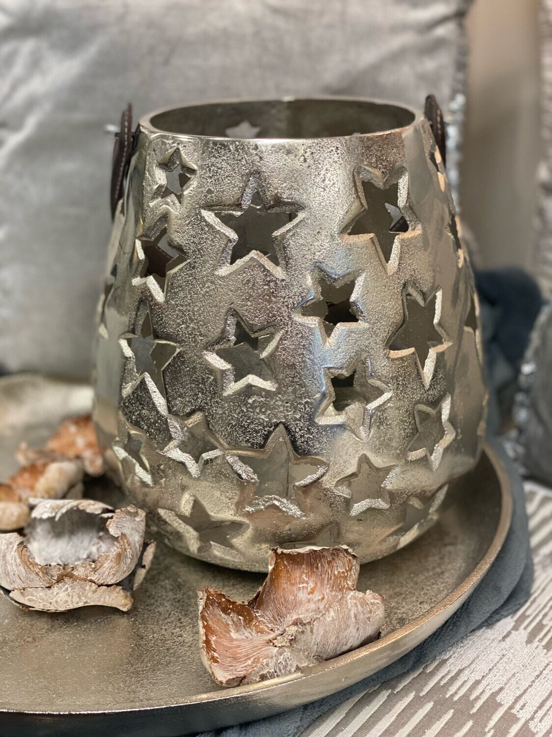 Laterne mit Sternen und Griff, Alu Guss, 16x16x27 Laterne mit Sternen und Griff, Alu Guss, 16x16x27