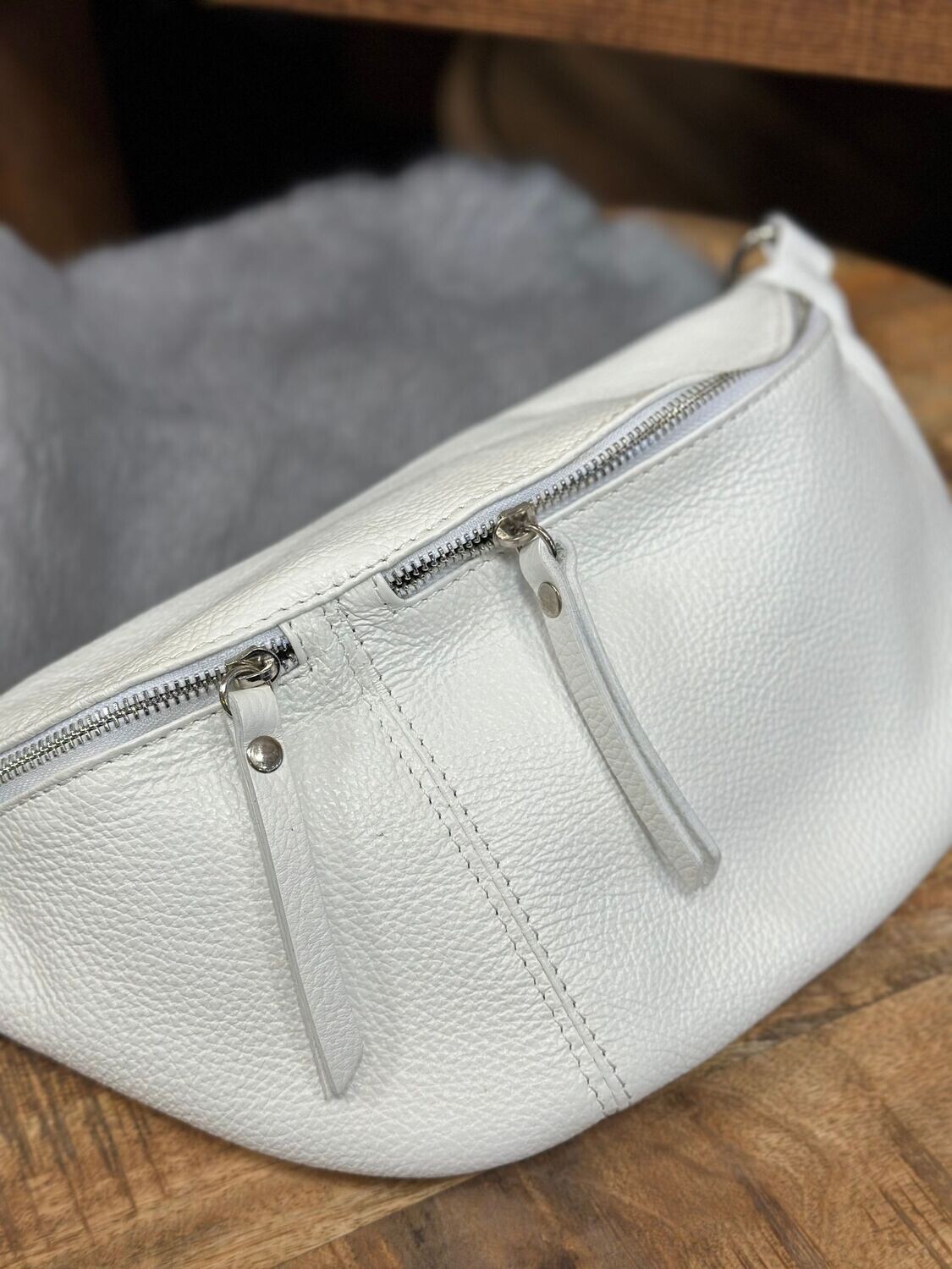 Bauchtasche 'big' mit 2 Reißverschlüssen vorne, weiß